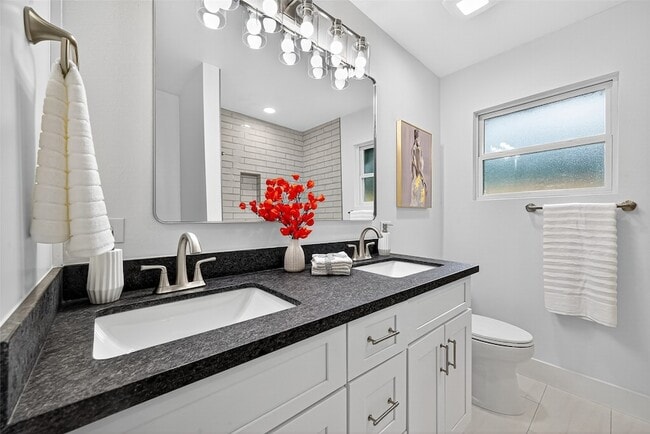 Building Photo - 4030 Woodshire St