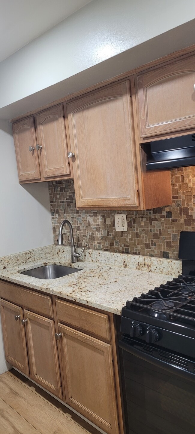 Building Photo - 1248 16th St NE