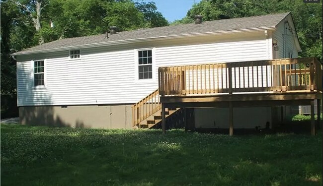 Building Photo - Cute 3 bed 1.5 bath, fenced yard, perfect ...