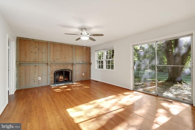 Building Photo - 8208 Gainsborough Ct W