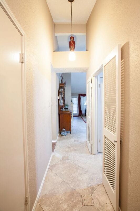 Building Photo - 2902 Post Oak Dr