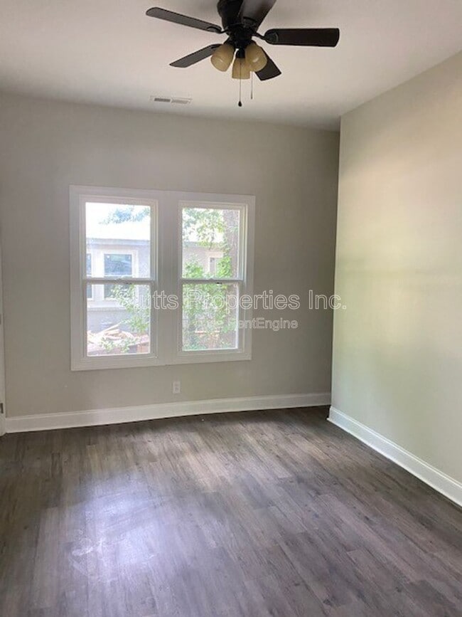 Building Photo - 602 E Mobile St