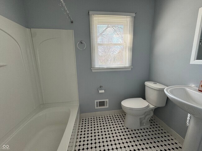 Building Photo - 5125 E 74th Pl