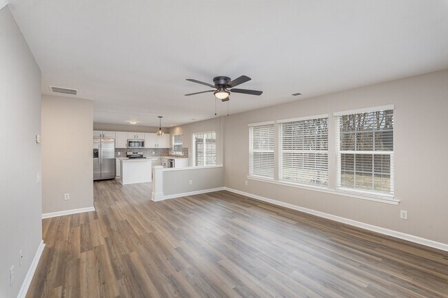 Building Photo - Elegant 4-bedroom Ballantyne home located ...