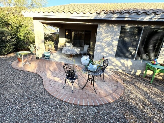 Building Photo - 1870 E Purple Martin Ln