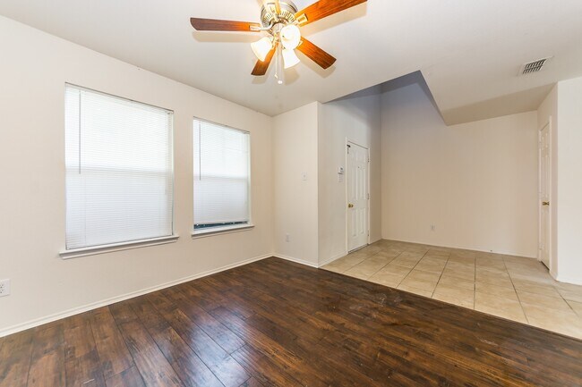 Building Photo - 2905 Frontier Ln