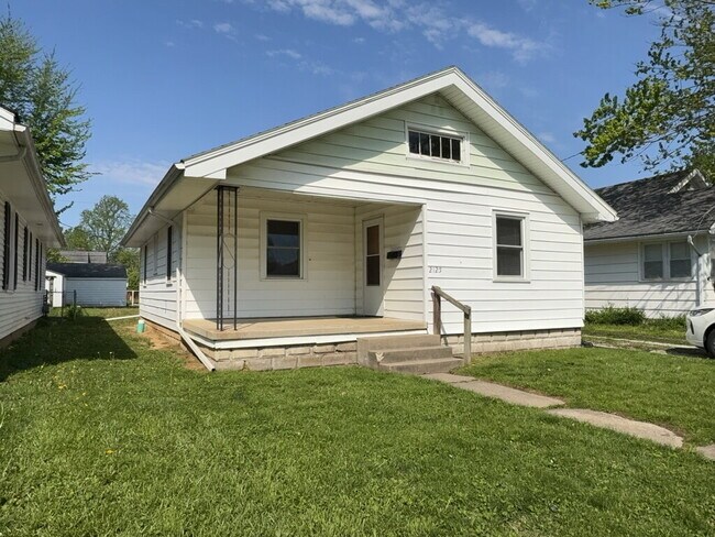 Building Photo - 2125 N Purdum St