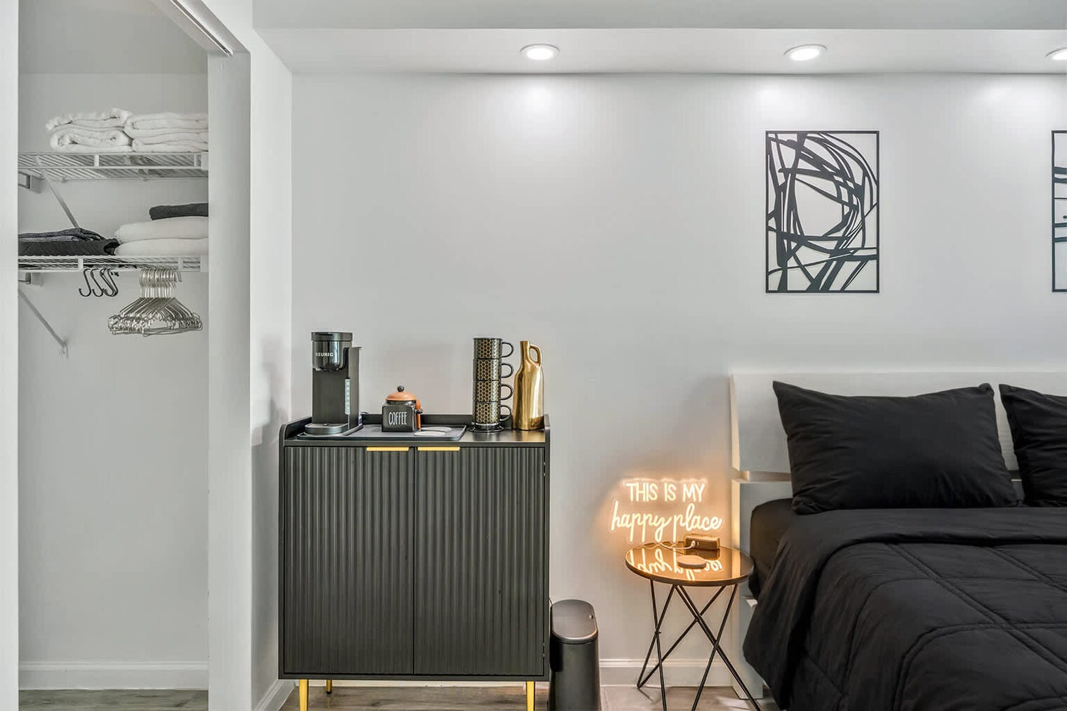 Building Photo - 1 SE 12th St