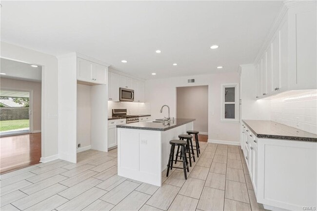 Building Photo - 17148 Stare St