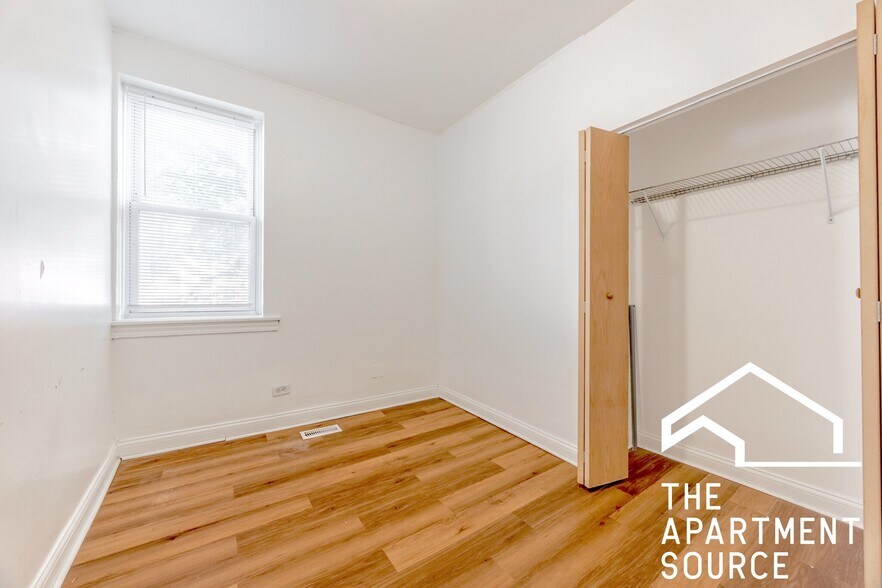 Building Photo - 1900 S Throop St