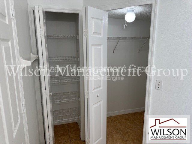 Building Photo - 5083 Luna Negra Dr