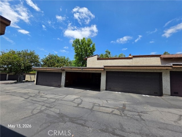 Building Photo - 3709 Country Club Dr