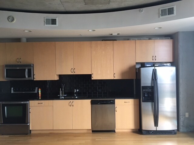 Building Photo - 400 W Peachtree St NW