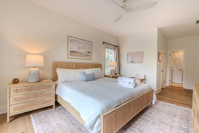 Building Photo - 8 Heath Dr