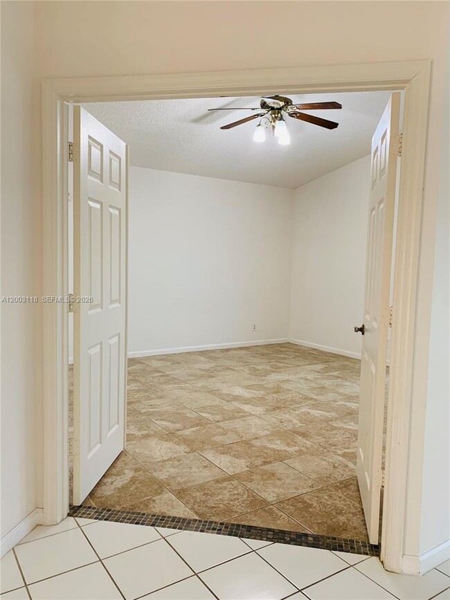 Building Photo - 2444 Stonegate Dr