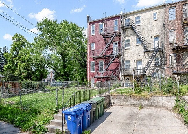 Building Photo - 2103 Chelsea Terrace
