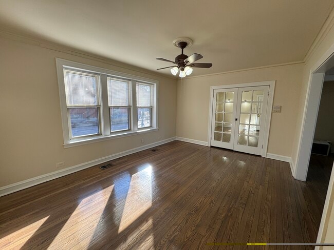 Building Photo - 3570 W Henderson St