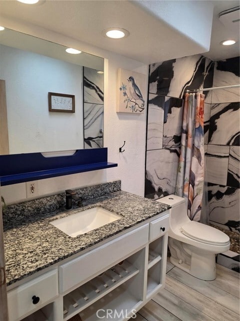 Building Photo - 917 Helmsdale Ave