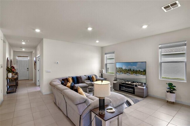 Building Photo - 6345 SW 88th Loop