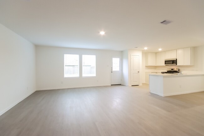 Building Photo - 31428 Moore Rd