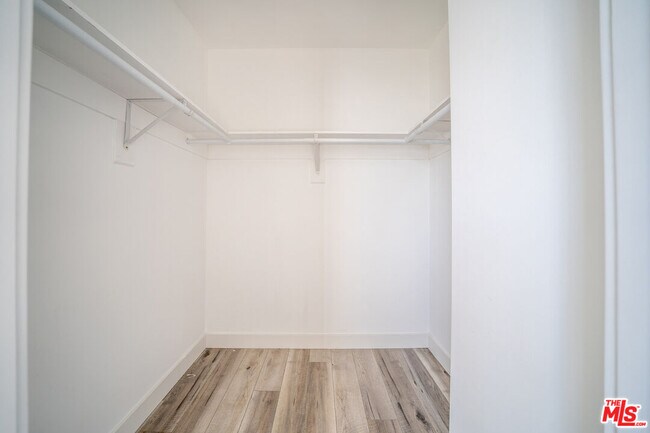 Building Photo - 5746 Elmer Ave