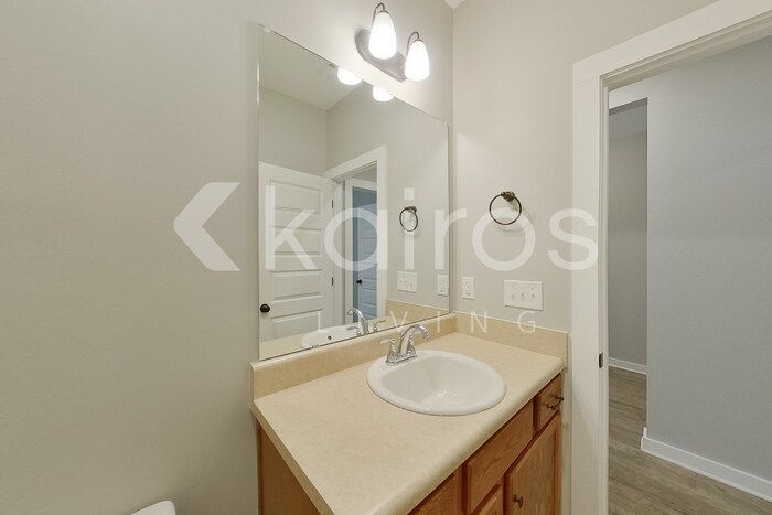 Building Photo - 8005 Shadesbrook Dr