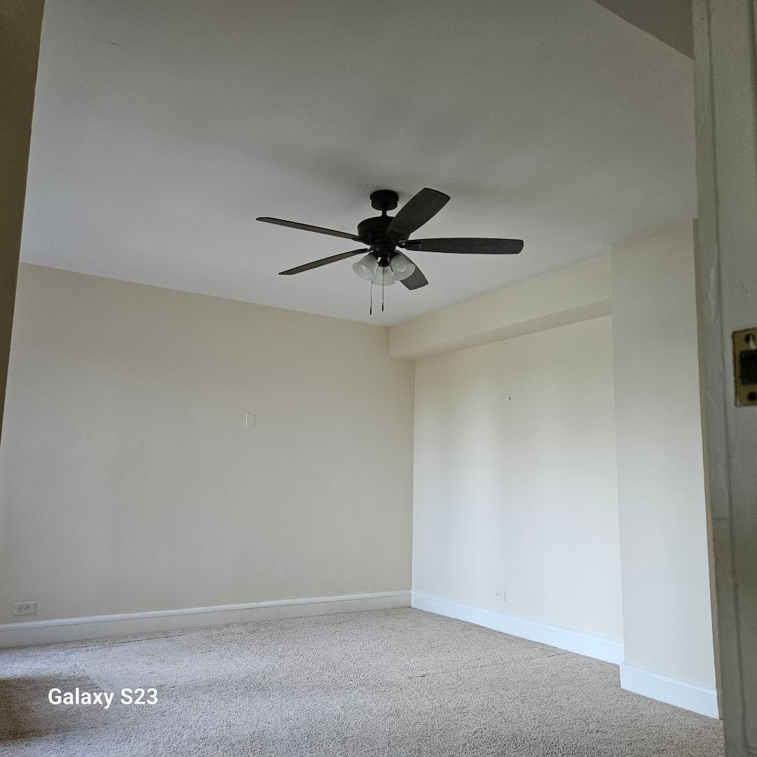 Building Photo - 5300 S Shore Dr
