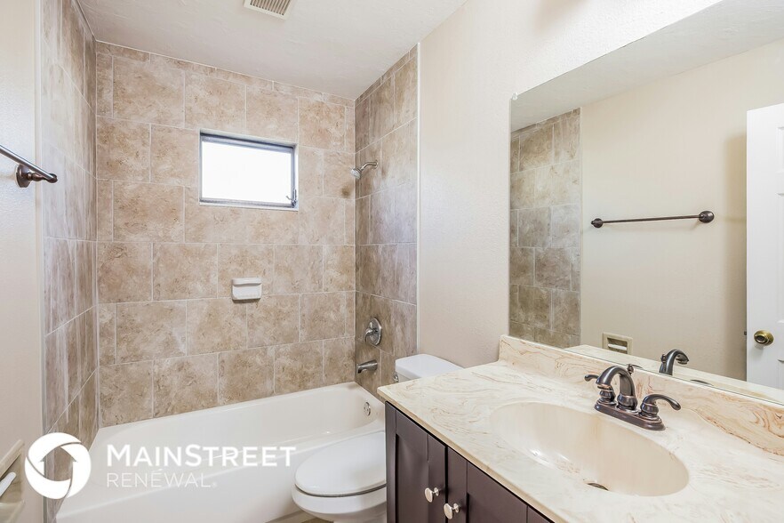 Building Photo - 1253 Paradise Way