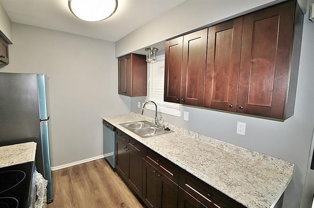 Building Photo - 921 Cedar Terrace