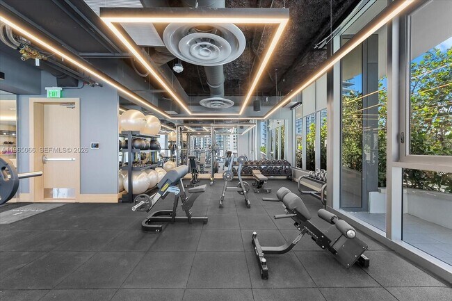 Building Photo - 501 West Ave