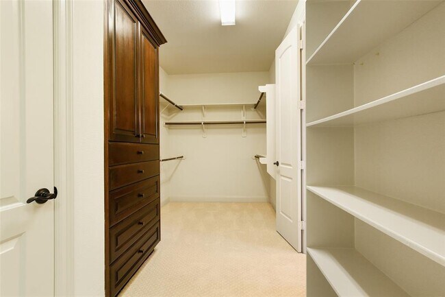 Building Photo - 1838 Rocky Hills Dr