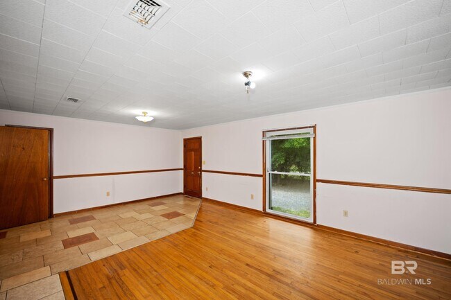 Building Photo - 21213 Lawrence Rd