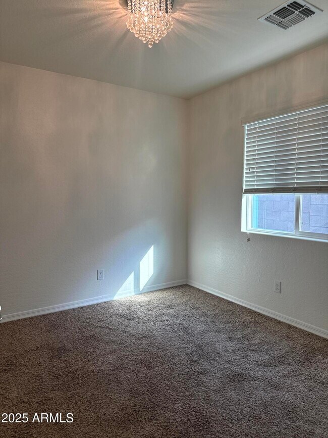 Building Photo - 5623 S 27th Dr