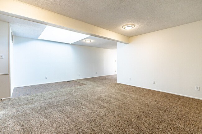 Building Photo - 1/2 Off 1st months rent