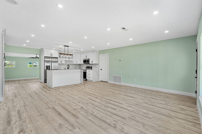 Building Photo - 406 Laurel St