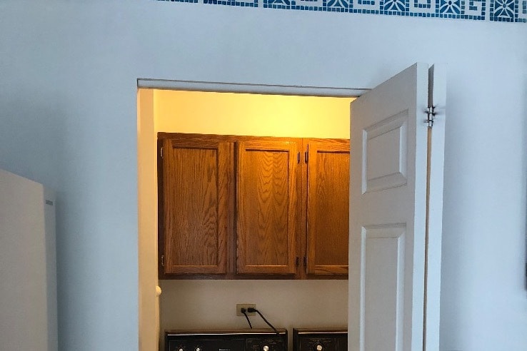 Building Photo - 320 Crestview Dr