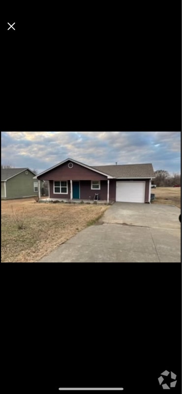 Building Photo - 302 W Cottonwood Ave
