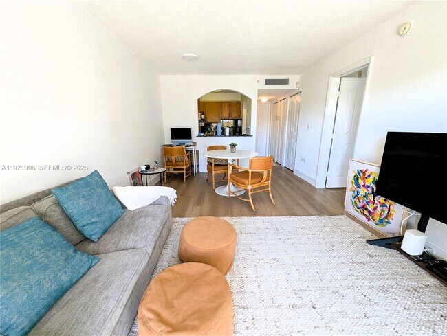 Building Photo - 445 SW 11th St