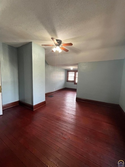 Building Photo - 810 Exchange St