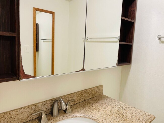 Building Photo - Location, location, location! 875 SF Unit-...