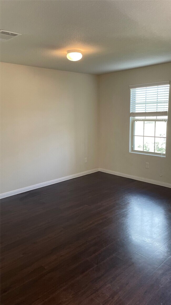 Building Photo - 2522 Bedrock Ln