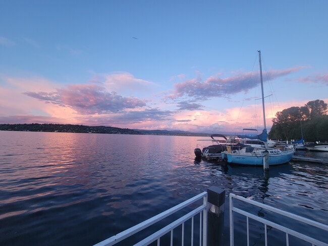 Building Photo - 9500 Rainier Ave S