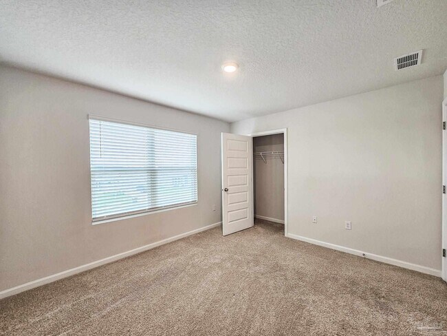 Building Photo - 5249 Peach Dr