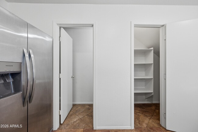 Building Photo - 1571 E Orchid Ct