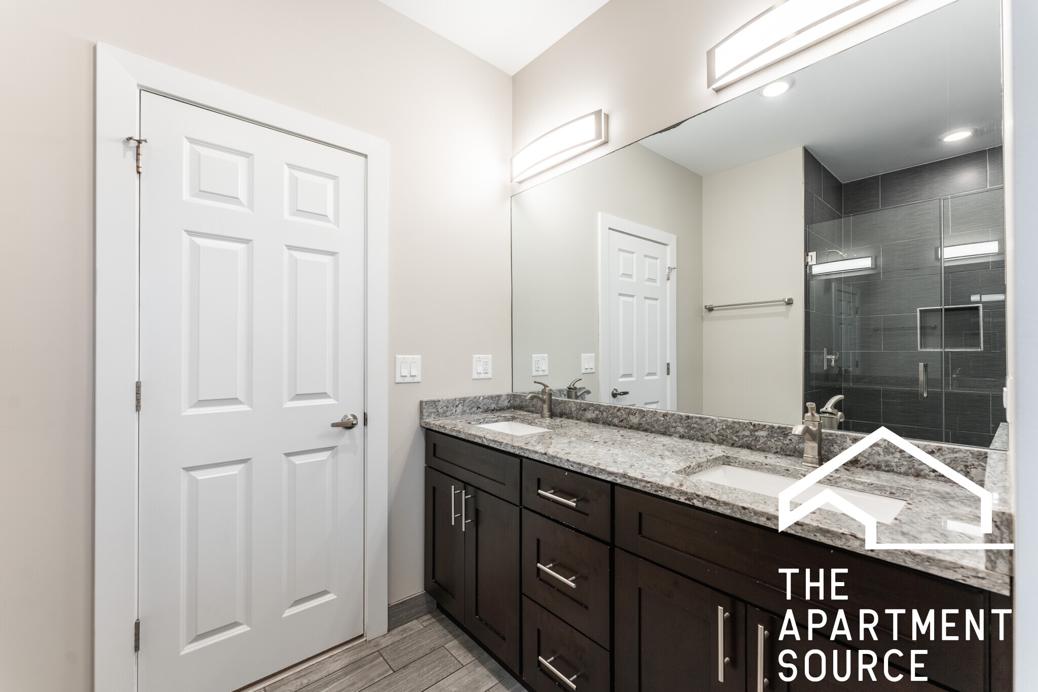 Building Photo - 2238 N Sawyer Ave