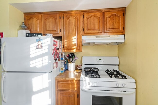 Building Photo - 1041 Stonewall Ln