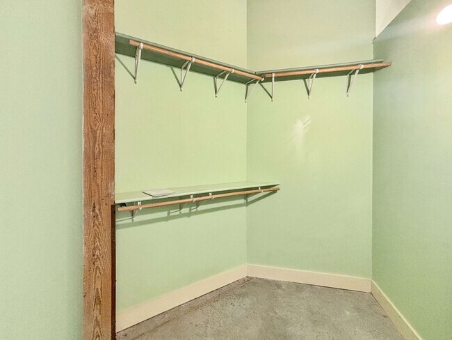 Building Photo - 1 BD/ 1 BA Condo near Mercedes Benz Stadium!