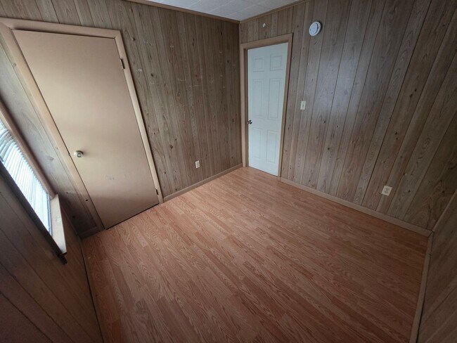 Building Photo - 3 Bedroom Apartment - Saugerties