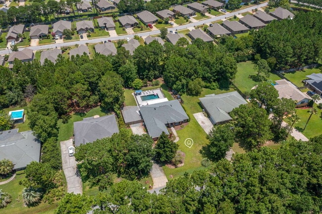 Building Photo - "Coastal Elegance Awaits: Spacious 4-Bed Oasis with $400.00 Off First Full Months Rent!"