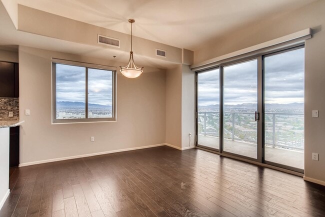 Building Photo - LUXURY RESORT STYLE LIVING @ ONE